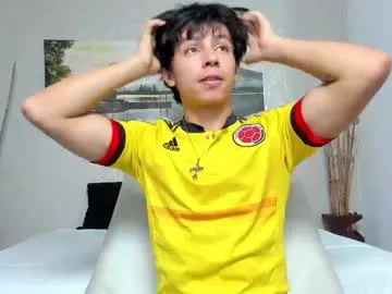 MickeySean – webcam model profile photo Image 11