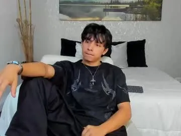 MickeySean – webcam model profile photo Image 12