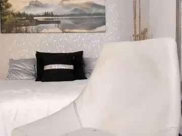 MickeySean – webcam model profile photo Image 15