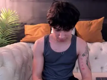 MickeySean – webcam model profile photo Image 5