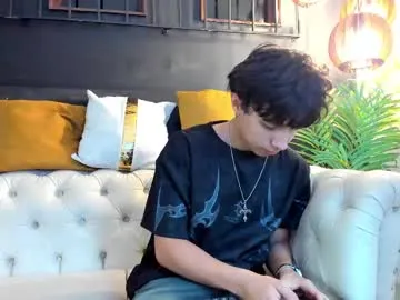 MickeySean – webcam model profile photo Image 6