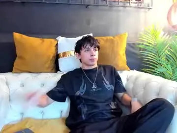 MickeySean – webcam model profile photo Image 7