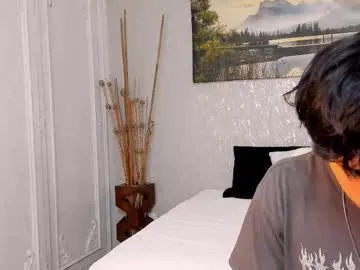 MickeySean – webcam model profile photo Image 9