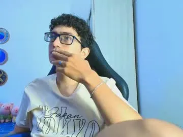 LesleyRed – webcam model profile photo Image 12