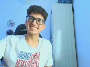 LesleyRed – webcam model profile photo Image 4