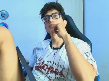 LesleyRed – webcam model profile photo Image 9