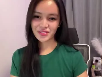 sunflower_28 – webcam model profile photo Image 16