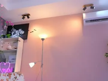 AmberCreed – webcam model profile photo Image 3