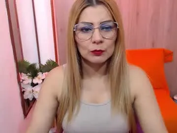 tvycas7 – webcam model profile photo Image 2