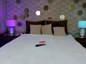 mae_nathan – webcam model profile photo Image 12