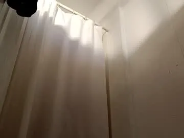 RoxanneBrown – webcam model profile photo Image 2