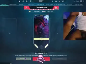 emilywarren296 – webcam model profile photo Image 5