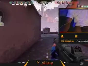 emilywarren296 – webcam model profile photo Image 6