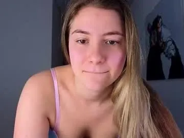 emilywarren296 – webcam model profile photo Image 6