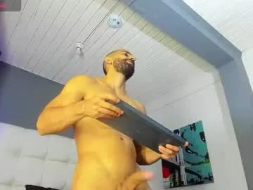 AdelinaLuuna – webcam model profile photo Image 6