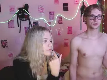 mae_nathan – webcam model profile photo Image 12