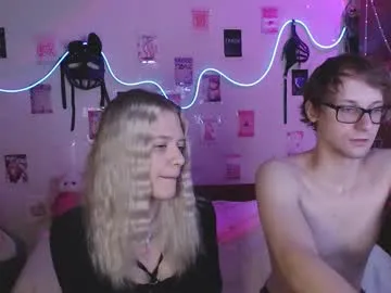 mae_nathan – webcam model profile photo Image 14