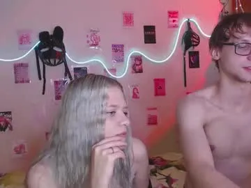 mae_nathan – webcam model profile photo Image 9