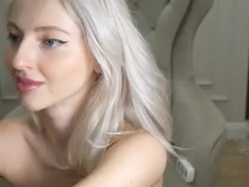 pureannuals – webcam model profile photo Image 18