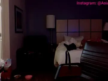 mae_nathan – webcam model profile photo Image 17