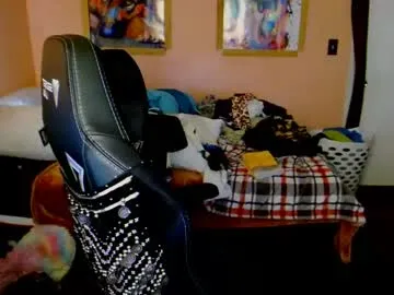 mae_nathan – webcam model profile photo Image 3