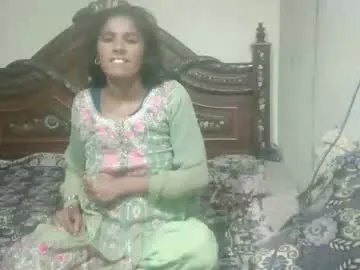 ErikaKis – webcam model profile photo Image 15