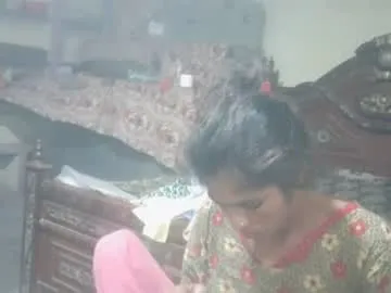 ErikaKis – webcam model profile photo Image 6